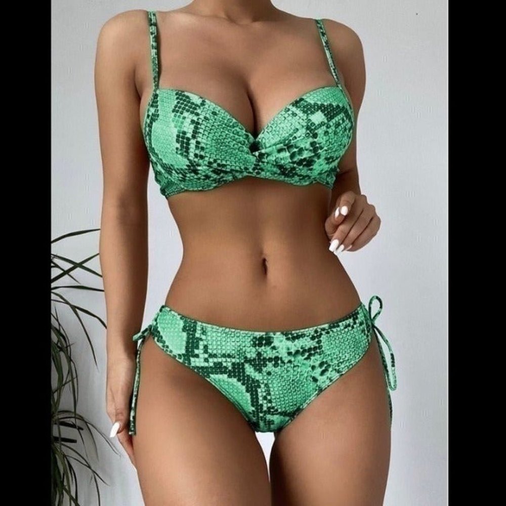 Snake printed bikini set green
